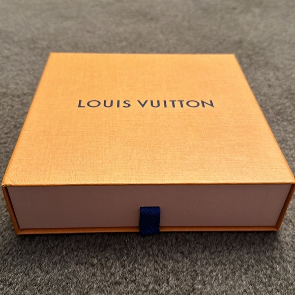 Louis Vuitton storage box - Picture 2 of 3